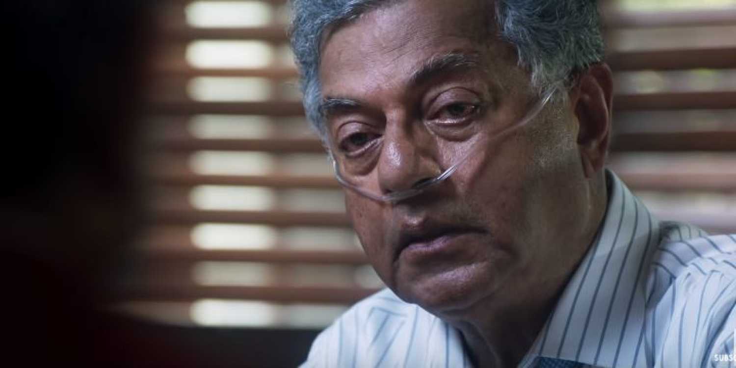 Girish Karnad with breathing tubes in Tiger Zinda Hai