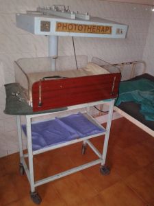 Meditech Uppersurface phototherapy with trolley, online medical equipment, used uppersurface phototherapy, online phototherapy, neonatal equipment online, used neonatal equipment online, buy sell medical equipment, primedeq, medical equipment marketplace,
